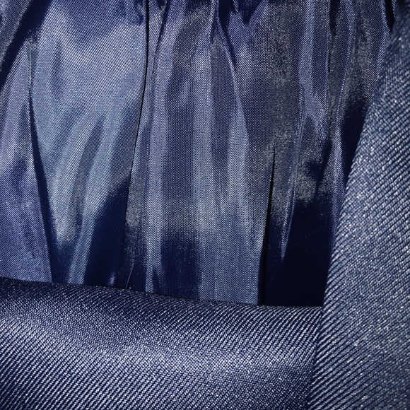 Brand new two piece suit - Picture 3 of 6